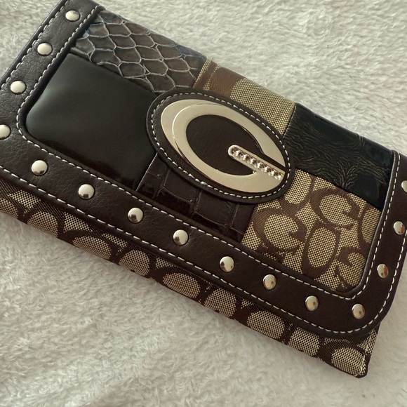 Stylish Patchwork Wallet with Metallic Accents💎 - Picture 8 of 8